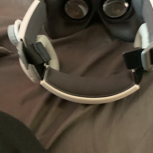 Virtual reality headset - Picture 3 of 3